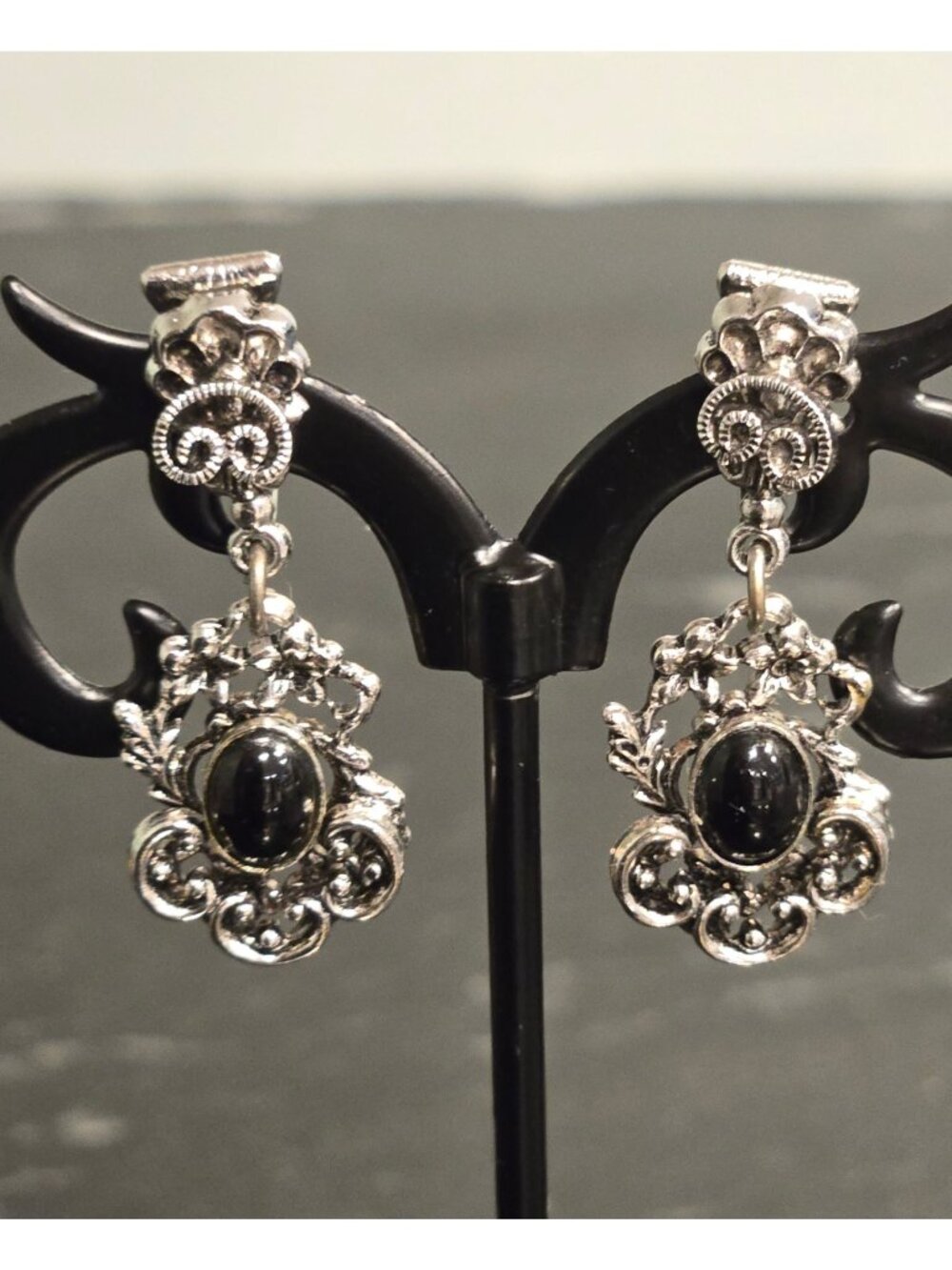 Vintage Art deco Earrings clip on black onyx stone silver tone  Patent number